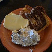 Mangocreme, Kokoskuchen, Marmorkuchen & weitere Creme at Hiller in Hannover