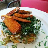 Tempeh, spinach, pasta at Hiller in Hannover