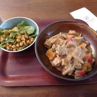 Ensalada de garbanzos y tofu con verduras en salsa at Cornucopia in Dublin