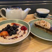 Fantastic overnight oats, hazelnut chocolate, herbal tea #Veganuary at Cornucopia in Dublin
