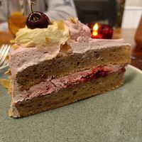 Another pic of the cake, it was 😋😋 at Cornucopia in Dublin