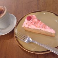 Raspberry tart, hot chocolate at Cornucopia in Dublin