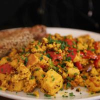 Vegan Breakfast:  Scrambled Tofu with 'Sausages' at Cornucopia in Dublin