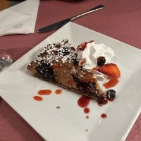 crosta ai mirtilli e panna veg   at Clorofilla in Bologna