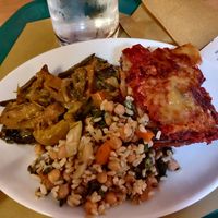 Lasagne vegane, straccetti e insalata di farro at Centro Natura in Bologna