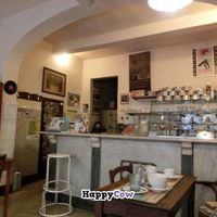 Nostalgic atmosphere at Caffellatte in Florence