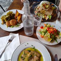 Scaloppina di seitan al limone, sebab (kebab di seitan) e tris di contorni at Amico Bio - Un Sorriso Integrale in Naples