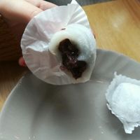 "mochi" noisette et haricot rouge  at Harmonie Bowl & Juice in Strasbourg