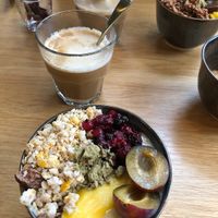 Breakfast bowl and coffee with soymilk at Harmonie Bowl & Juice in Strasbourg