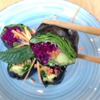 Raw nori roll at Harmonie Bowl & Juice in Strasbourg