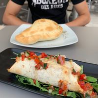 faktia and calzone at Jardin Urbano in Valencia