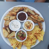 4 salsa con toast and tortillas at Jardin Urbano in Valencia