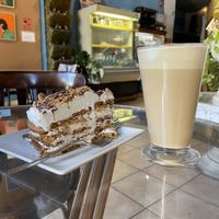 Cappuccino with tarde de la abuela  at Jardin Urbano in Valencia