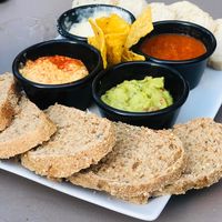 4 salsas at Jardin Urbano in Valencia