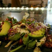 pizza vegana raw ! riquísimo y llena mucho.. at Crudi in Barcelona