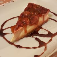 Tarta de queso vegana con mermelada y frutos rojos  at Voodoo Restaurant in Badajoz