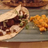En plat : Ćevapčići véganisé at Nishta in Dubrovnik