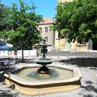 Outside seating at Délices Veggies in Metz