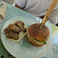 Burger at Délices Veggies in Metz