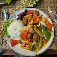 Omni cashew stir fry at New Leaf Eatery in Siem Reap