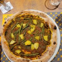 vegan potato pizza at Farina & Co in Bergamo