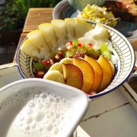 Müsli mit Mandelmilch at Brocca Cafe in Berlin