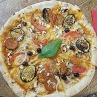 vegan pizza at Happiz - Sablons in Paris