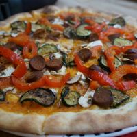 Pizza (vegan) at Happiz - Sablons in Paris