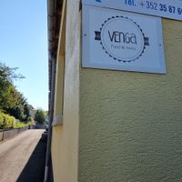 need to go to the side of the alley at Venga in Roeser