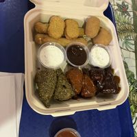 Sampler plate wings and apps, chicken  nugs and wings, poppers, mozzarella sticks. All delicious  #Veganuary at Seed Ranger in Ventura