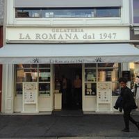 The outside building at Gelateria La Romana in Bergamo
