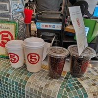 Drink sizes at Medel Deli  in Tokyo