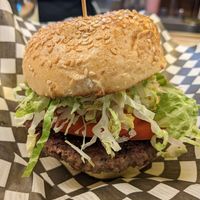 Burger le Pick up avec boulette Impossible burger at Depanneur Le Pick Up in Montreal