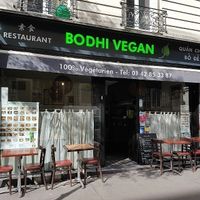 Restaurant seen from outside at Bodhi Vegan in Paris