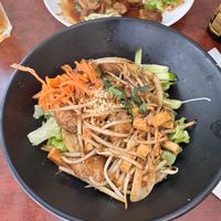 Vermicelles de riz au boeuf et à la citronelle + canard laqué avec son riz  at Bodhi Vegan in Paris