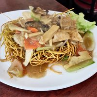 Nouilles croustillantes at Bodhi Vegan in Paris
