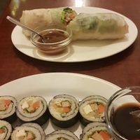 Cold spring rolls and Maki at Bodhi Vegan in Paris
