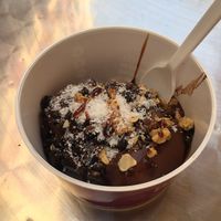 Frozen Yoghurt (Chocolate + Charcoal Chocolate) at Myiced Baixa in Lisbon