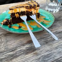 Snickers cake at Bidges & Sons Reeperbahn in Hamburg