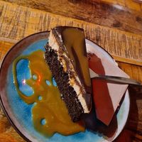 Snickers Torte at Bidges & Sons Reeperbahn in Hamburg