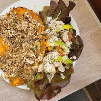 patacón vegano con champiñones, tofu y ensalada at Loto Azul Vegetariano in Bogota