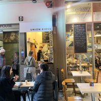 Atmospheric laneway location at Union Kiosk in Melbourne