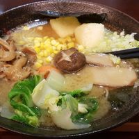 Yum at Sān Běn ShǒuGōng LāMiàn 三本手工拉麵 in Taipei