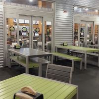 lots of outdoor seating at BurgerFi in Winter Park