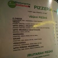 vegan pizzas at Veganfruttariano in Milan