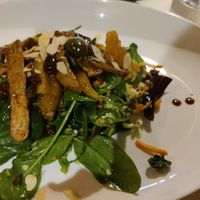 Insalata con tempeh e mandorle at Ecosteria Parco Santi Angeli in Santi Angeli