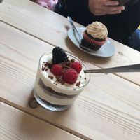 Cheesecake and cupcake at Yellow Rose in Copenhagen