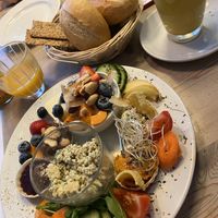 Pflanzenkraft (vegan breakfast) and golden Almond-Milk at Cafe Juli in Aachen