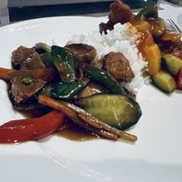 Peanutprotein in tomatosauce and soy-pieces in bbq sauce   at Yuan in Lelystad