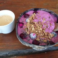Acai Bowl and coffee at Bom Bowls in Pai